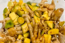 Chân gà ăn nhiều đẹp da, chắc xương, ngăn ngừa lão hóa