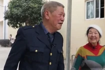 Bà lão 68 tuổi tìm lại mối tình đầu, cái kết ngọt ngào