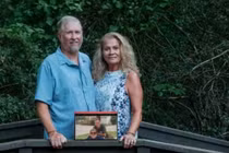 Biết không sống được bao lâu, người phụ nữ tìm vợ mới cho chồng 