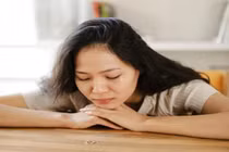 Tôi sốc khi phát hiện chồng chat nhạy cảm với người quen