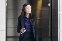 Từ chối đóng phí thang máy, người phụ nữ gặp kết “đắng“