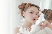 Nhã Phương “cưa sừng làm nghé”, úp mở làm ca sĩ