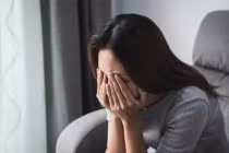 Bị chồng lấy trộm tiền thai sản, tôi gọi điện báo cho mẹ chồng 