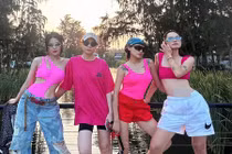 Đàm Thu Trang đọ sắc hội bạn thân trong chuyến du lịch