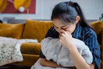 Hôn nhân trên bờ vực tan vỡ vì gửi con cho mẹ chồng chăm