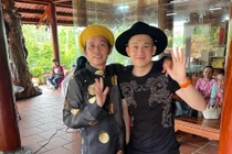 Hoài Linh khiến bầu sô khổ vì đi đâu cũng mang theo một thứ