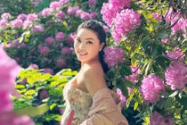 Người mẫu Quỳnh Thư hạ sinh con trai ở Đức