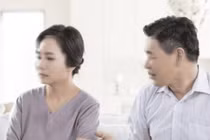 Đêm tân hôn, chồng U60 đòi lại 20 triệu tiền thách cưới