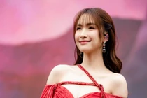 Hậu chia tay, Hòa Minzy sự nghiệp thăng hoa, tình duyên kín tiếng