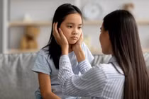 Biết mẹ đọc trộm nhật ký, con gái phản ứng gây sốc