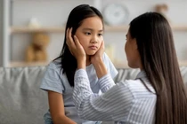 Biết mẹ đọc trộm nhật ký, con gái phản ứng gây sốc