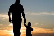 Người đàn ông đề nghị làm giả kết quả xét nghiệm ADN con mình