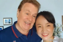 8X cãi lời bố mẹ ra nước ngoài lấy chồng Anh hơn 36 tuổi