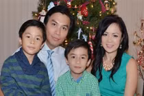 Hôn nhân 20 năm kín tiếng của ca sĩ Mạnh Quỳnh