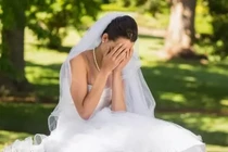 Cô dâu chú rể ghi sai thông tin, khách mừng nhầm cho người lạ