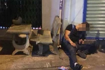 Cụ bà xử “phi công trẻ“: “Chưa hết đau thể xác, con tôi lại mang tiếng trai bao”