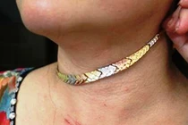 “Nữ quái” thua cá độ World Cup, đến hội chợ trái cây…giật dây chuyền