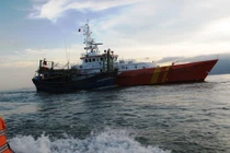 6 thuyền viên cùng tàu cá mất liên lạc nhiều ngày trên biển