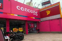 Kiểm tra hàng loạt cửa hàng “Con Cưng” khắp TP HCM