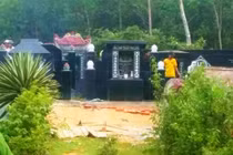 Án mạng kinh hoàng, người đàn ông nghi sát hại vợ con và bố đẻ