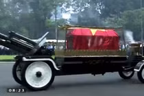 Đoàn xe nghi lễ đưa nguyên Thủ tướng Phan Văn Khải về quê hương