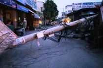 Bí ẩn trụ điện tự đổ: Ngành điện cũng “vò đầu bứt tai“