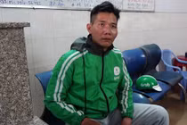 Gã thanh niên mặc đồng phục GrabBike cướp vé số phụ nữ nghèo