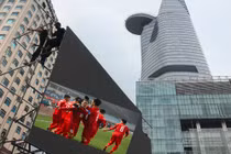 Tất bật “đưa” trận chung kết U23 Việt Nam - Uzbekistan về phố đi bộ