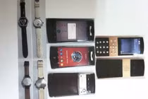 Camera “tố” hàng xóm trộm đồng hồ Louis Vuitton, kim cương