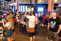 Hình ảnh "lạ" trên phố đi bộ Nguyễn Huệ đêm Quốc khánh 2/9