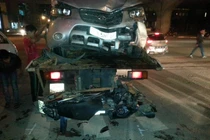 HN: Xe 7 chỗ gây tai nạn liên hoàn, nạn nhân nguy kịch