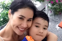 Thân Thúy Hà sống hạnh phúc trong căn hộ nhỏ ngập cây xanh 