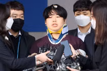 Kiếm triệu USD từ video deepfake đồi trụy về người nổi tiếng