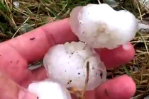 Video mưa đá khổng lồ tàn phá ở Đức