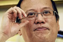 Tổng thống Philippines ngủ lều... tận hưởng gió trời