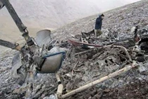 Trực thăng Nga lao xuống đất, đâm chết 2 du khách Anh