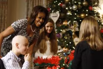 Đệ nhất phu nhân Mỹ trang hoàng Nhà Trắng đón Noel