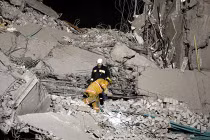 Chung cư 22 tầng sập, chôn vùi hàng chục người