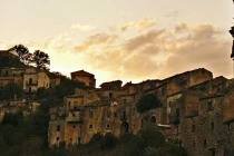 Ớn lạnh hàng loạt thị trấn ma ở Italy