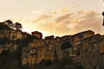 Ớn lạnh hàng loạt thị trấn ma ở Italy