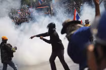 Hình ảnh biểu tình, đụng độ đẫm máu ở Thái Lan