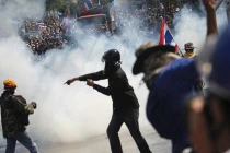 Hình ảnh biểu tình, đụng độ đẫm máu ở Thái Lan