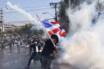 Thủ tướng Thái bị ép bàn giao quyền lực?