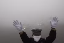 Chùm ảnh: Khói, bụi "tấn công" các thành phố TQ