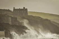 Xem "ông bão" điên loạn tàn phá Anh, Pháp