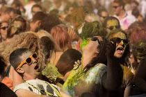 Lễ hội sắc màu "vui hết cỡ" ở London