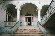 Ớn lạnh bệnh viện ma khổng lồ trị thương cho Hitler