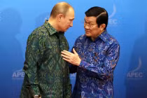 Phút thân mật giữa Chủ tịch Trương Tấn Sang và Tổng thống Putin 
