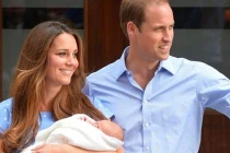 Bà mẹ Kate rạng rỡ khoe con với cả thế giới