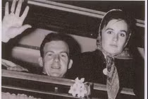 Nhẫn cưới của kẻ ám sát Kennedy bán được 2 tỷ đồng